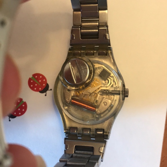 Swatch - Picture 4 of 6